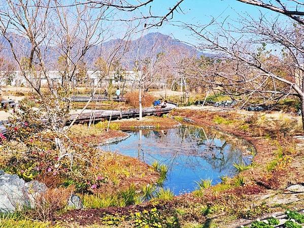 【廣島縣】坂茂*下瀨美術館：飄浮在瀨戶內海的彩色美術館，徜徉