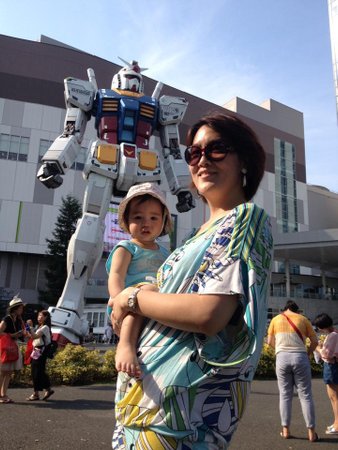 Momo and Angela at Daiba Beach