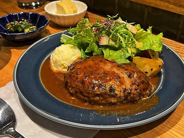 野毛食所【台北中山】麻雀雖小五臟俱全，細節與美味併行的日式小