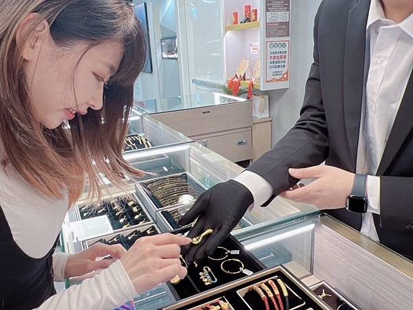 「大里金飾店」給寶寶最好的祝福！9999純金彌月禮分享～龍年