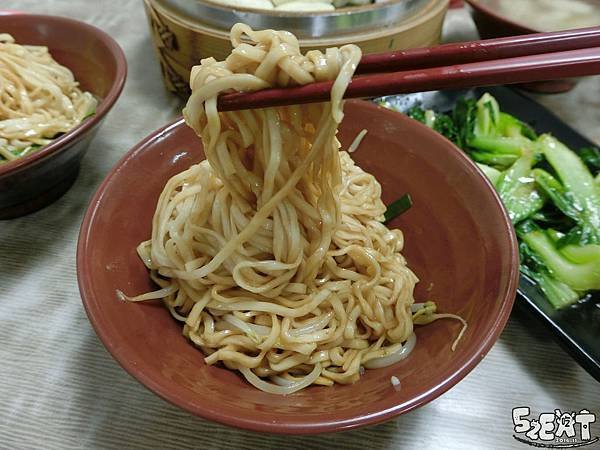 食記周家烏醋麵8.jpg