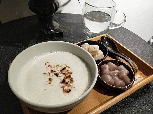 202005保養品，高爾夫，花園腳印，美華牛肉麵，雙龍炒飯，黑糖豆花_200512_0019