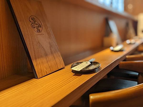 LINE_ALBUM_202268_220608_126