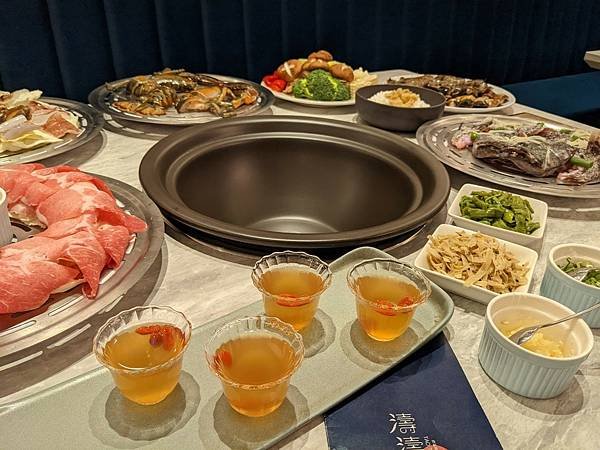 【新莊美食】濤濤海鮮蒸氣鍋。最新鮮的原型食物 新鮮甘甜不需調