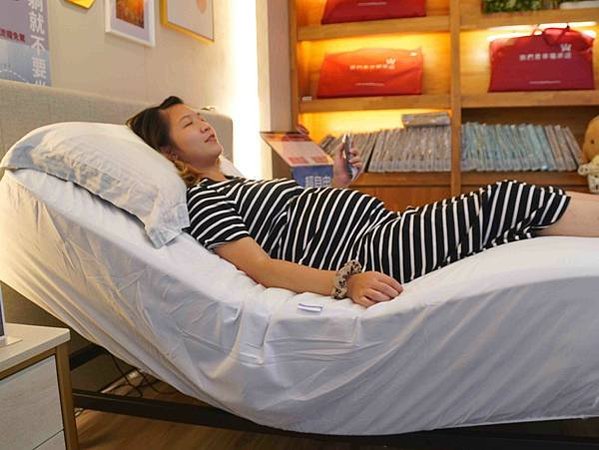 【減壓電動床分享】我們是幸福床店評價。新竹床墊推薦 免床架電