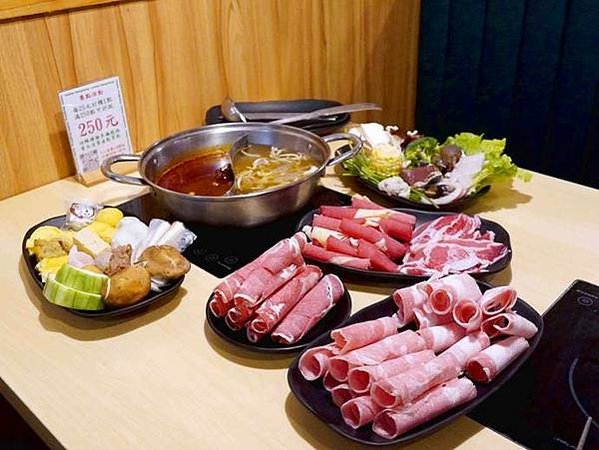 【中和美食】何家香香。超划算吃到飽 不用$600就可以吃到超
