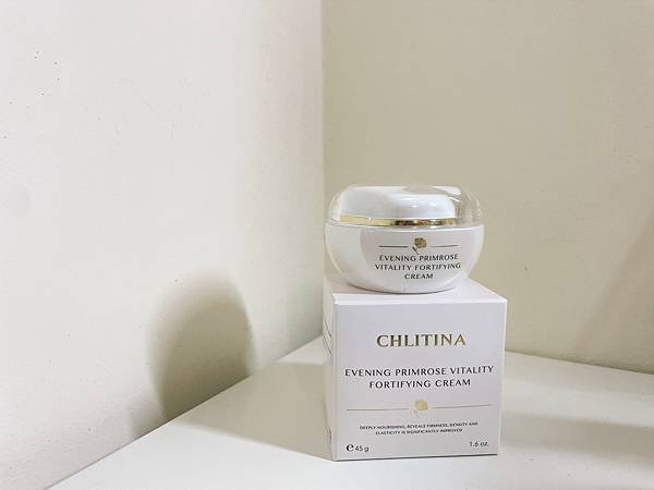 好物推薦|克麗緹娜CHLITINA::臉部保養推薦！月見草禦