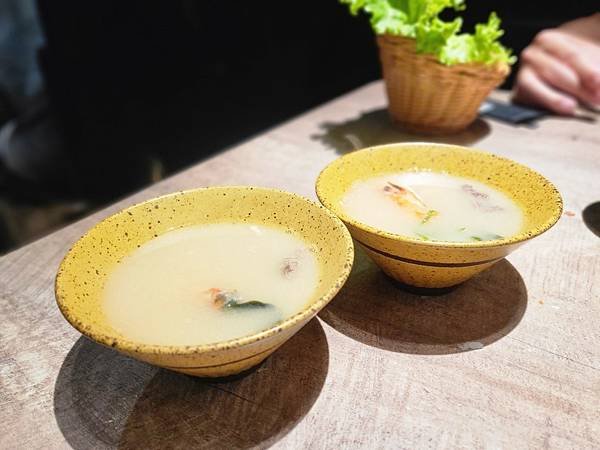 LINE_ALBUM_上山走走_230628_2
