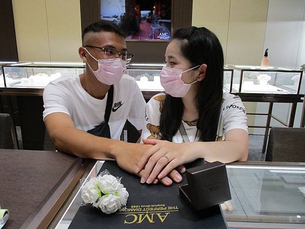 台南AMC台南鑽石台南頂級婚戒台南鑽戒ppt台南鑽戒推薦 (1)