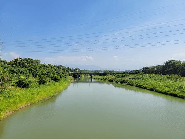 【嘉義市東區景點】綠映水漾公園～適合帶寵物來跑跑，欣賞橫跨八