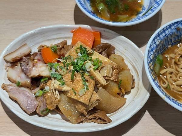 人和食物氣質就不同~~東引小吃女婿店和南西東引快刀手