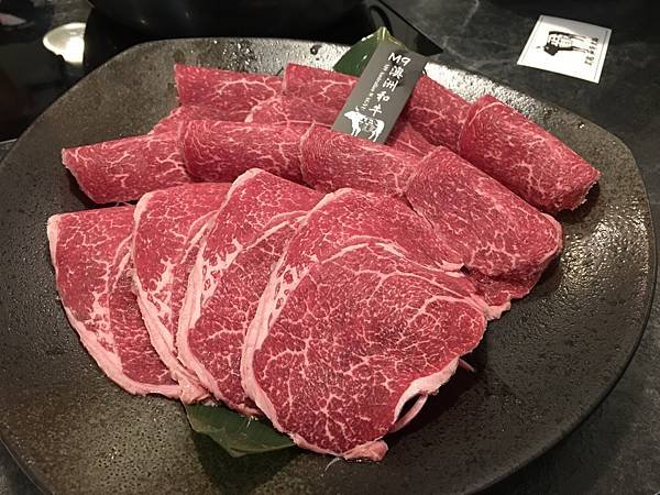 《美食》台北板橋美食｜武鶴和牛火鍋，A5和牛、龍蝦海鮮船，快