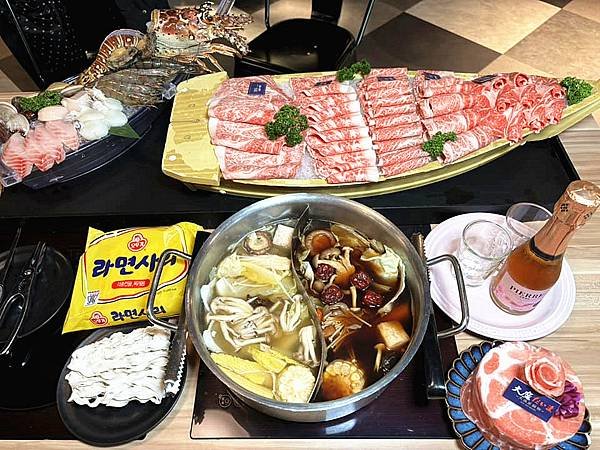 新埔和牛火鍋｜【大魔大滿足鍋物-板橋民生店】，號稱板橋火鍋霸