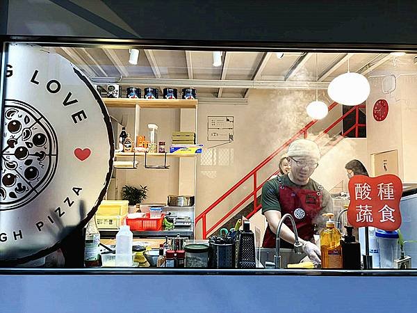 台北蔬食pizza，蔬食三明治｜【Eating Love 酸