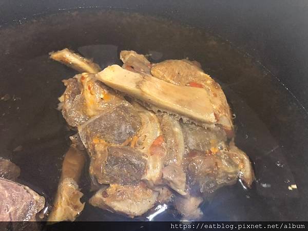 牛肉牛雜湯冷凍包｜姥氣橫秋姥韻牛肉鍋、牛三寶鍋＠Cecili