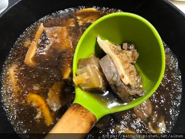 牛肉牛雜湯冷凍包｜姥氣橫秋姥韻牛肉鍋、牛三寶鍋＠Cecili