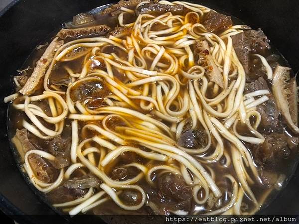牛肉牛雜湯冷凍包｜姥氣橫秋姥韻牛肉鍋、牛三寶鍋＠Cecili