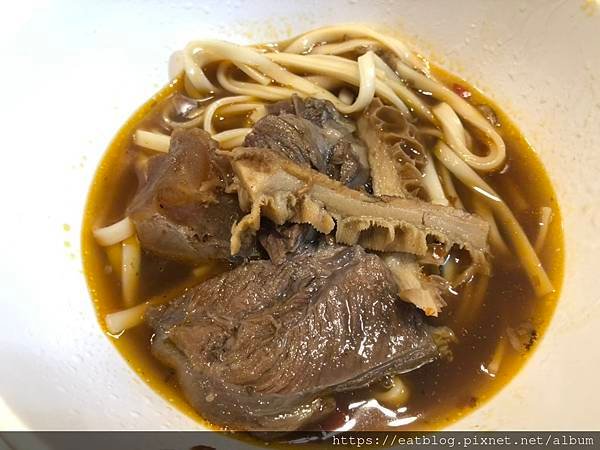 牛肉牛雜湯冷凍包｜姥氣橫秋姥韻牛肉鍋、牛三寶鍋＠Cecili