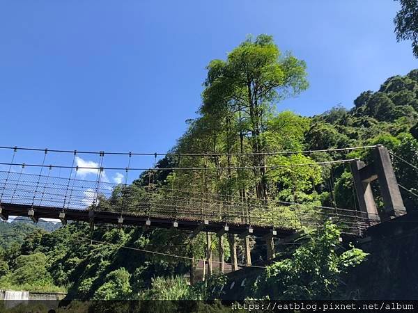 寵物毛孩景點★新竹北埔冷泉、新竹市靜心湖＠Clare