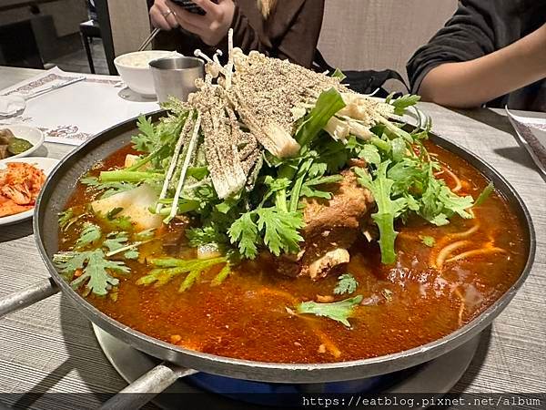 小巨蛋捷運必吃｜GG 季吉韓國美食｜烤肉、春川辣雞、海鮮煎餅