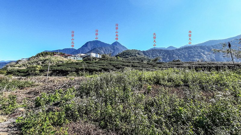 南雙龍山頂東南遠眺治茆、西巒等山 1-1