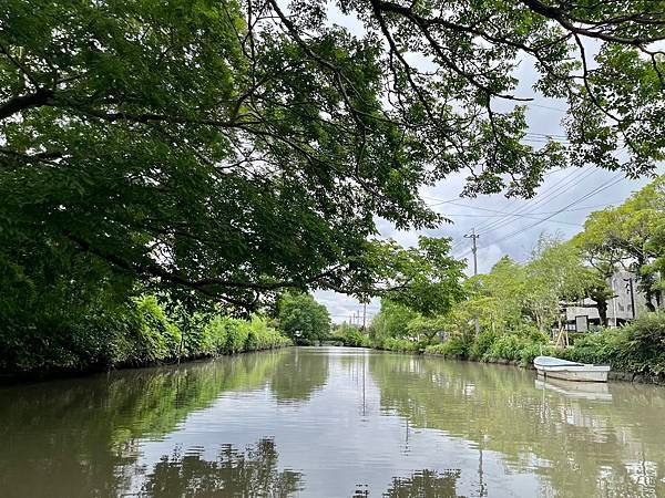 柳川－搭乘木筏穿梭在運河間欣賞美景/水上日式小店的抹茶冰淇淋