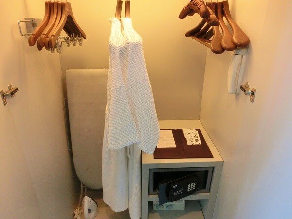 Grande-Centre-Point-Hotel-Terminal-21-Closet-and-security-box.jpg