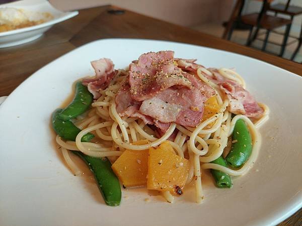 &lt;食記-桃園蘆竹&gt;好消息咖啡簡餐-讓你好好耍廢、吃飽看風景的