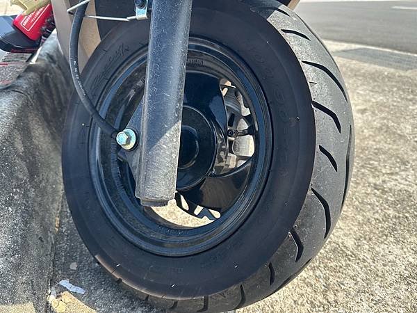 機車輪胎要怎麼清洗才乾淨？SOFT99 好神輪圈輪胎清潔劑、