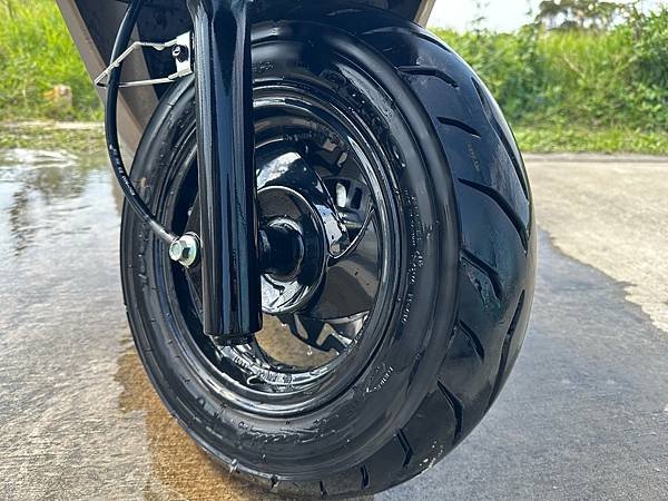 機車輪胎要怎麼清洗才乾淨？SOFT99 好神輪圈輪胎清潔劑、
