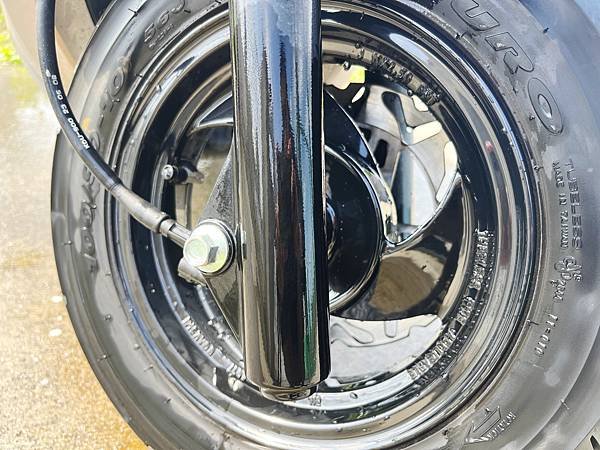 機車輪胎要怎麼清洗才乾淨？SOFT99 好神輪圈輪胎清潔劑、
