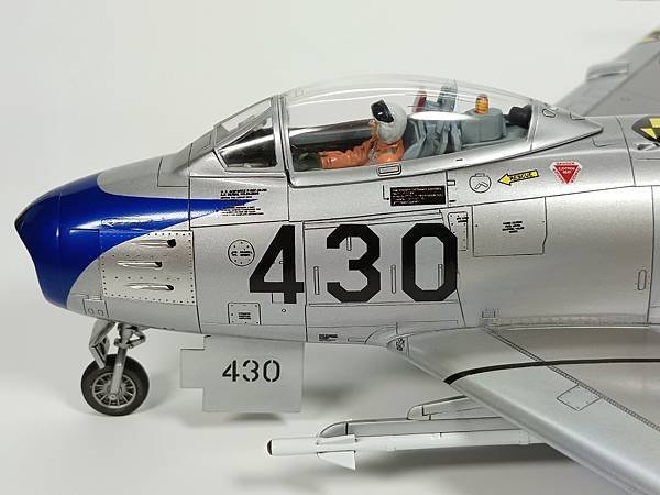 AFV 1/48 F-86 Saber 雷虎小組塗裝 430