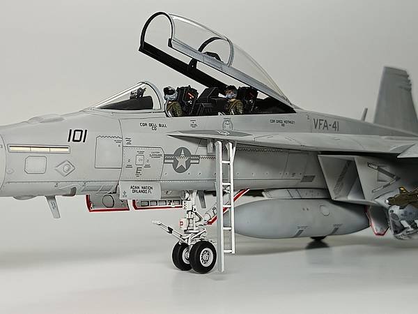 MENG 1/48 F/A-18F SUPER HORNET