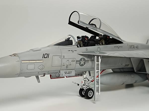 MENG 1/48 F/A-18F SUPER HORNET