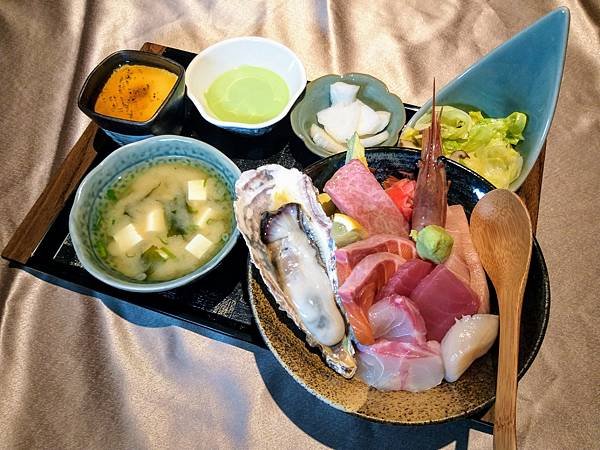 【美食】「魚紳海鮮美食餐廳」中山區美食日式定食推薦，台北日式