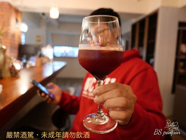 桃園美食│F&amp;Bar廢吧餐酒館，中原男柏德餐點超好吃的桃園中