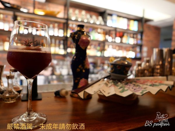 桃園美食│F&amp;Bar廢吧餐酒館，中原男柏德餐點超好吃的桃園中