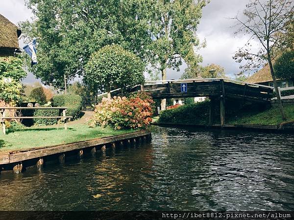 。荷蘭景點 // 自駕船🚤遊玩羊角村 Giethoorn