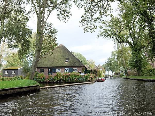 。荷蘭景點 // 自駕船🚤遊玩羊角村 Giethoorn