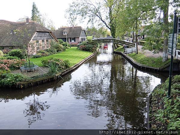 。荷蘭景點 // 自駕船🚤遊玩羊角村 Giethoorn