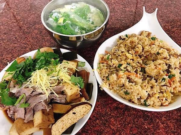 滷菜、牛肉炒飯、蛋花湯