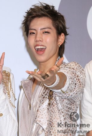 dw-jpdebut.jpg