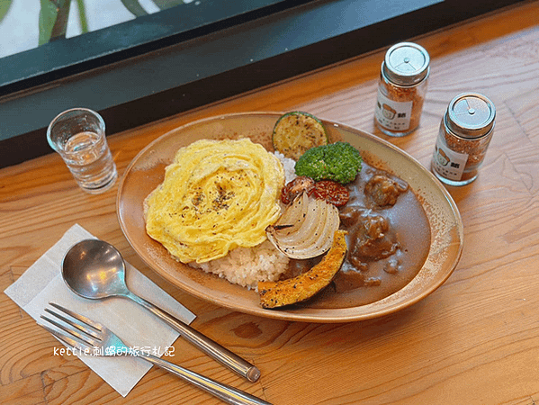 [台中西區]森銘咖哩:日式植栽咖哩店、寵物友善