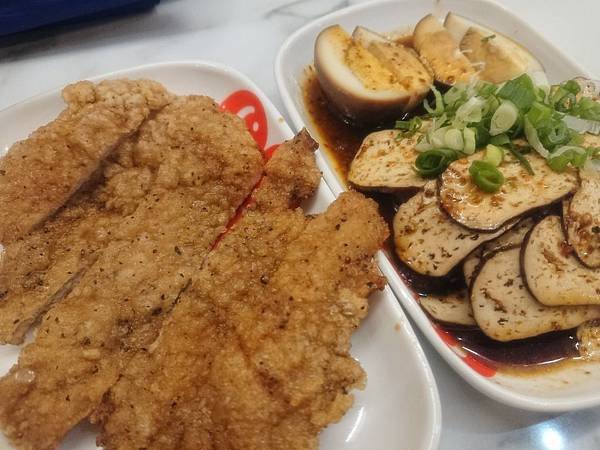 川川川川食麵 炸排骨