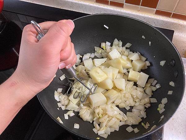 KOKO好食光｜煙燻比目魚濃湯＿找不到煙燻魚乾我自己DIY