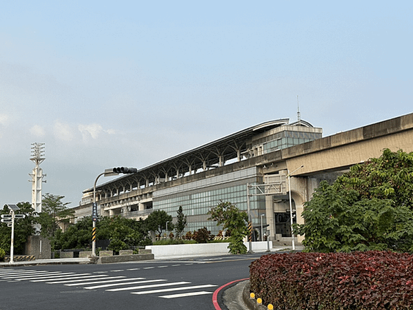 【達麗·未來市】高雄市橋頭區鄰近青埔捷運預售屋大樓~薔薇媽媽