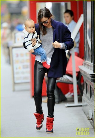 miranda-kerr-flynn-walk-nyc-01