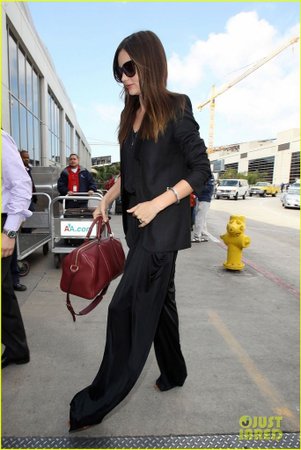 miranda-kerr-lax-black-outfit-07