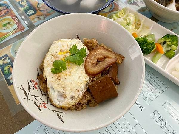 阿桂油飯_招牌油飯