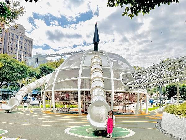 ★桃園親子景點推薦★桃園最新特色公園『龍潭運動公園』全面翻新